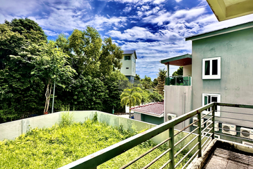 3-Storey Corner Terrace House at Shamrock Beach Villas, Batu Ferringhi, Penang. Original Condition