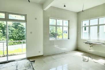 3-Storey Corner Terrace House at Shamrock Beach Villas, Batu Ferringhi, Penang. Original Condition