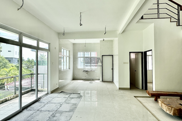 3-Storey Corner Terrace House at Shamrock Beach Villas, Batu Ferringhi, Penang. Original Condition