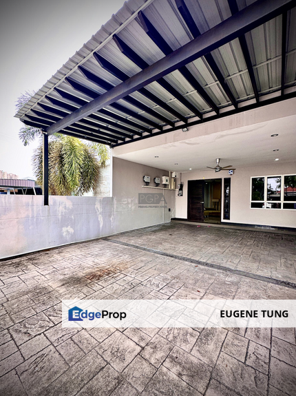 Beautifully Renovated Single-Storey Terrace with an Attic in Taman Hutching, Penang, Penang, Jelutong