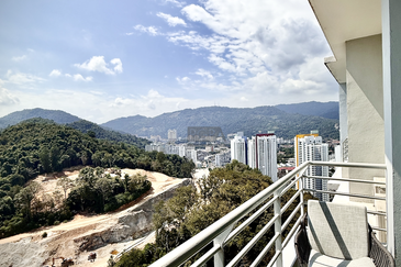 Boulevard Condominium