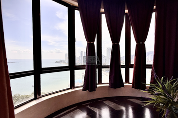 Twin Towers, Ratu Mutiara