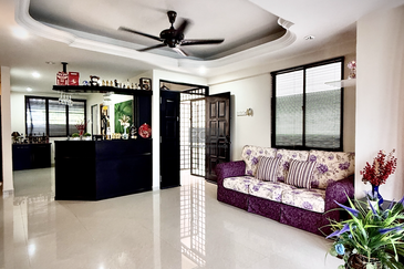 Twin Towers, Ratu Mutiara