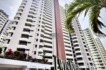 Twin Towers, Ratu Mutiara