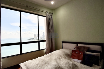 Twin Towers, Ratu Mutiara