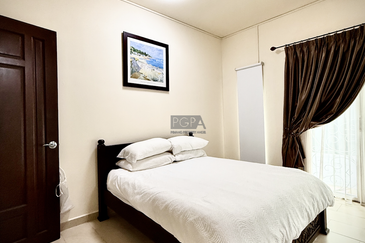 Charming Seaview Bungalow in Hilltop Villas, Batu Ferringhi.