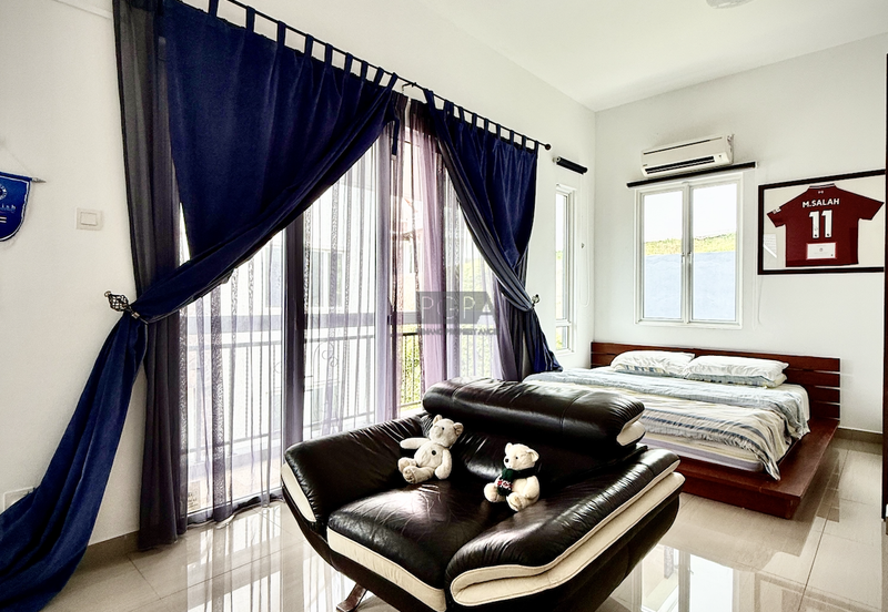 Charming Seaview Bungalow in Hilltop Villas, Batu Ferringhi.