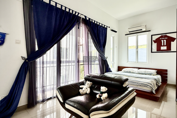 Charming Seaview Bungalow in Hilltop Villas, Batu Ferringhi.