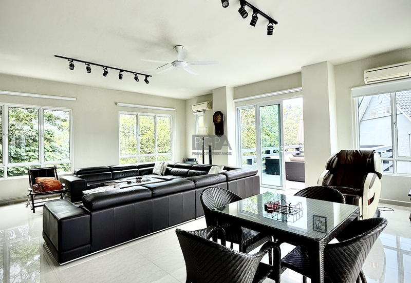 Charming Seaview Bungalow in Hilltop Villas, Batu Ferringhi.