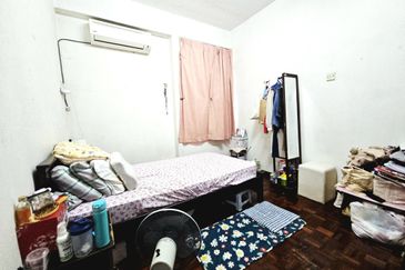 Taman Batu Bukit Flat