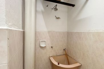 Taman Sri Pinang, Block 1, Low-Floor, Sungai Pinang, George Town, Penang