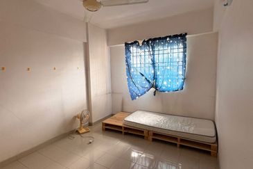 Taman Sri Pinang, Block 1, Low-Floor, Sungai Pinang, George Town, Penang