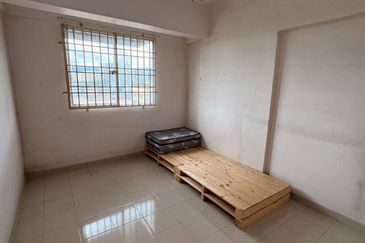 Taman Sri Pinang, Block 1, Low-Floor, Sungai Pinang, George Town, Penang