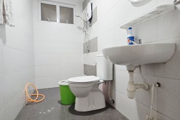 Delima Emas Apartment