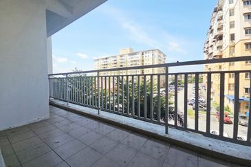 Delima Emas Apartment