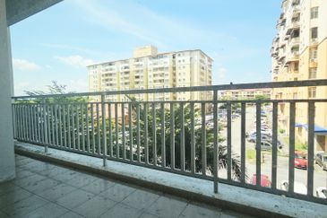 Delima Emas Apartment