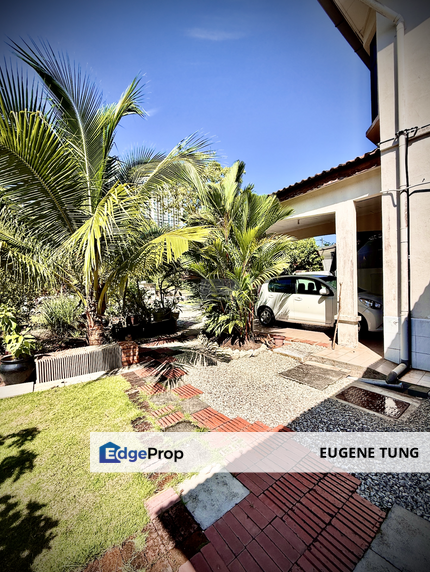 Charming Corner Semi-Detached Home with Expansive Garden in Batu Ferringhi., Penang, Batu Ferringhi
