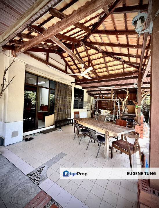 Charming Corner Semi-Detached Home with Expansive Garden in Batu Ferringhi., Penang, Batu Ferringhi