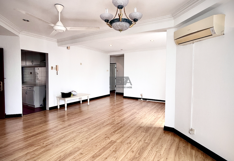 Marina Tower, Ratu Mutiara