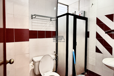 Marina Tower, Ratu Mutiara