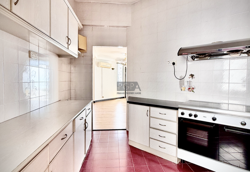 Marina Tower, Ratu Mutiara