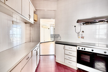 Marina Tower, Ratu Mutiara