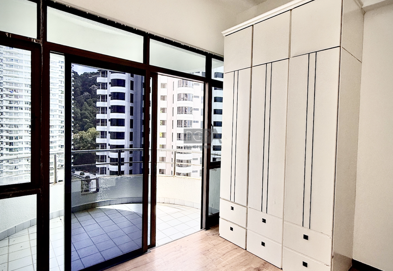 Marina Tower, Ratu Mutiara