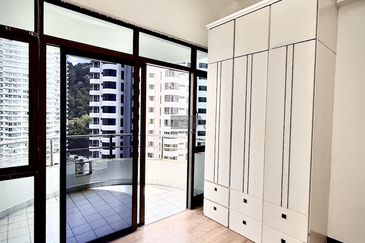 Marina Tower, Ratu Mutiara