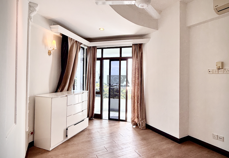 Marina Tower, Ratu Mutiara