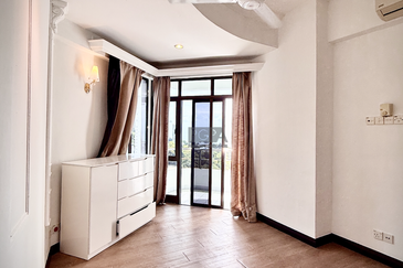 Marina Tower, Ratu Mutiara