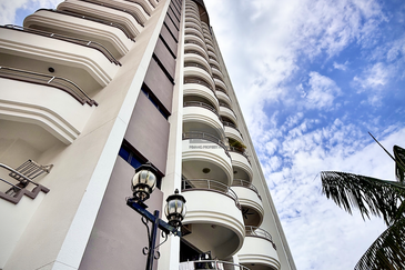 Marina Tower, Ratu Mutiara