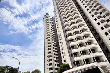 Marina Tower, Ratu Mutiara