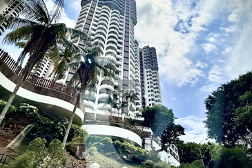 Marina Tower, Ratu Mutiara