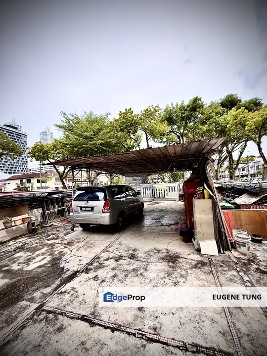 Park-View End-Lot Terraced House in College Avenue (Lebuhraya Maktab), Pulau Tikus., Penang, Georgetown