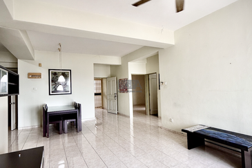 Coastal Tower, Ratu Mutiara