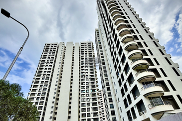 Coastal Tower, Ratu Mutiara