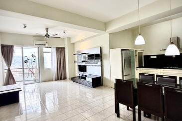 Coastal Tower, Ratu Mutiara