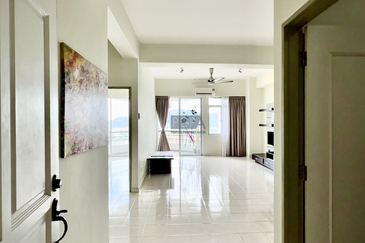 Coastal Tower, Ratu Mutiara