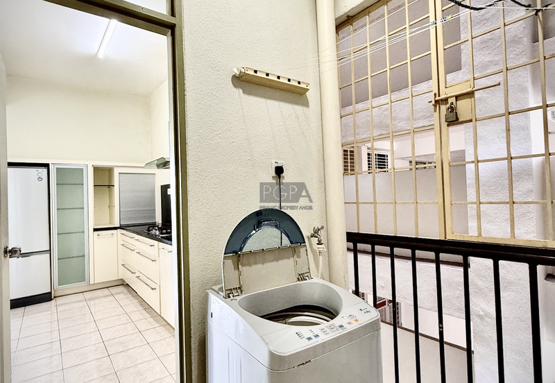 Coastal Tower, Ratu Mutiara