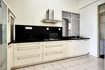 Coastal Tower, Ratu Mutiara