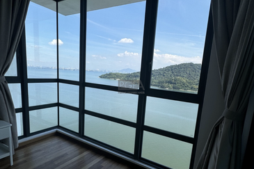 Queens Residences @ Queens Waterfront