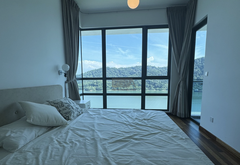 Queens Residences @ Queens Waterfront