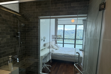 Queens Residences @ Queens Waterfront