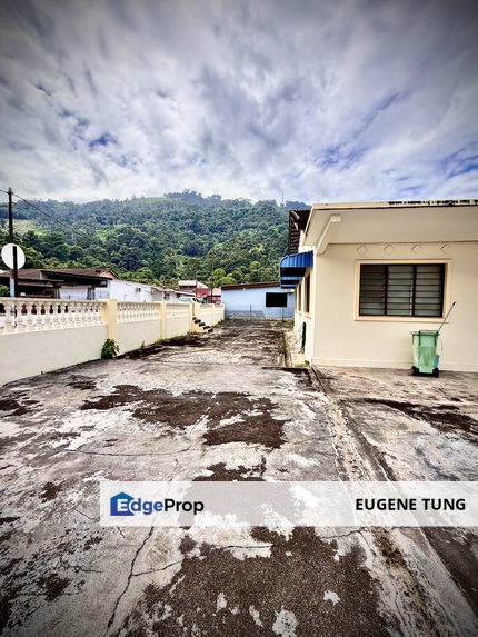 Corner Semi-Detached House with Large Land in Paya Terubong., Penang, Paya Terubong