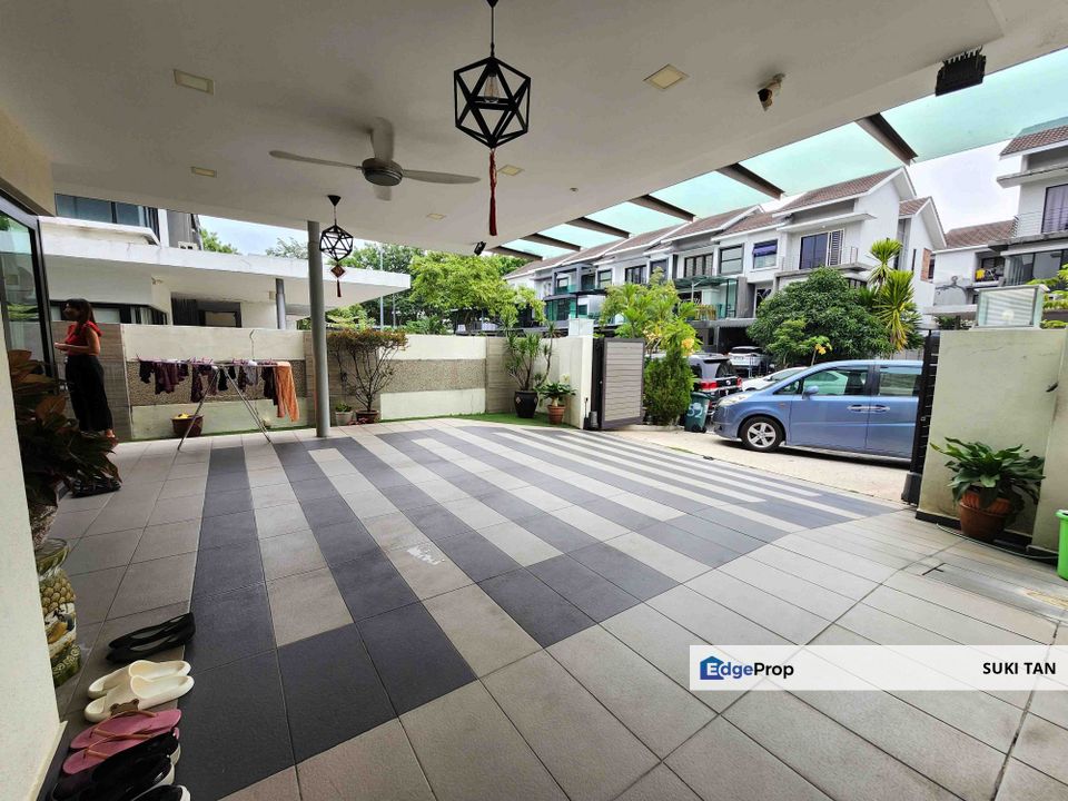 D【End Lot】Tastefully Renovated 3 Storey End Lot Home at Dale, Sungai Besi – A Perfect Blend of Style and Comfort! Value Buy!, Kuala Lumpur, Sungai Besi