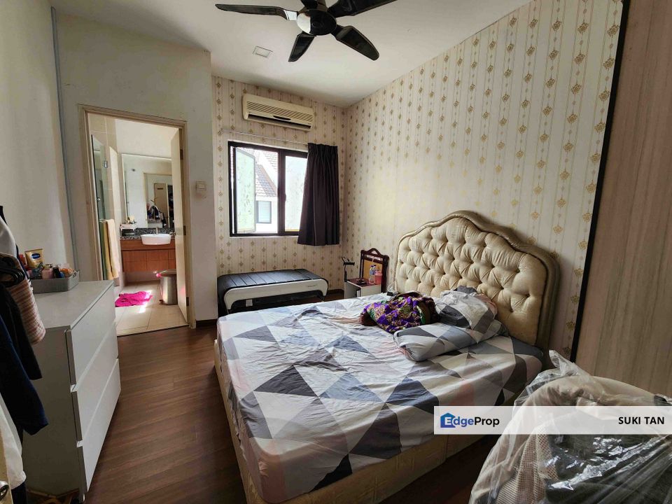 D【Basic】Room in Ground for elderly Double Height Ceiling Modern and Stylish 3-Storey Home Perfect for Family Living!, Kuala Lumpur, Sungai Besi