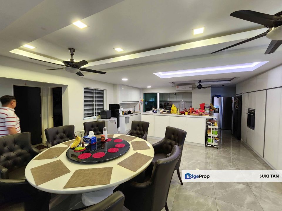 D【Huge Corner】3-Storey Corner in Move-In Condition with lots of Rooms and Space!, Kuala Lumpur, Sungai Besi