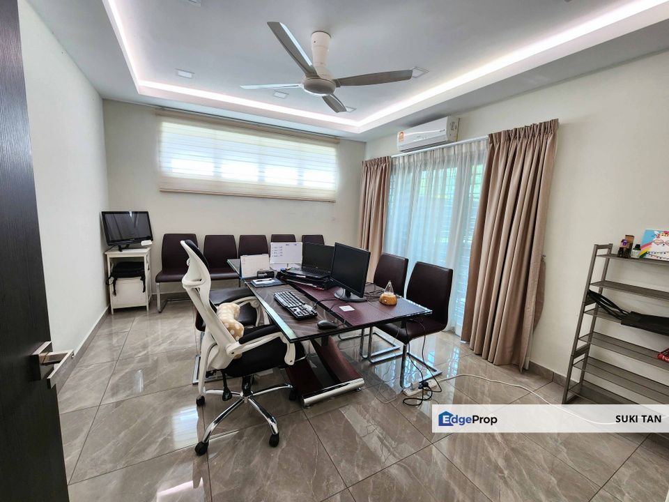 D【Huge Corner】3-Storey Corner in Move-In Condition with lots of Rooms and Space!, Kuala Lumpur, Sungai Besi