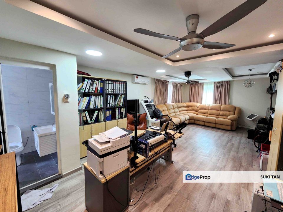 D【Huge Corner】3-Storey Corner in Move-In Condition with lots of Rooms and Space!, Kuala Lumpur, Sungai Besi