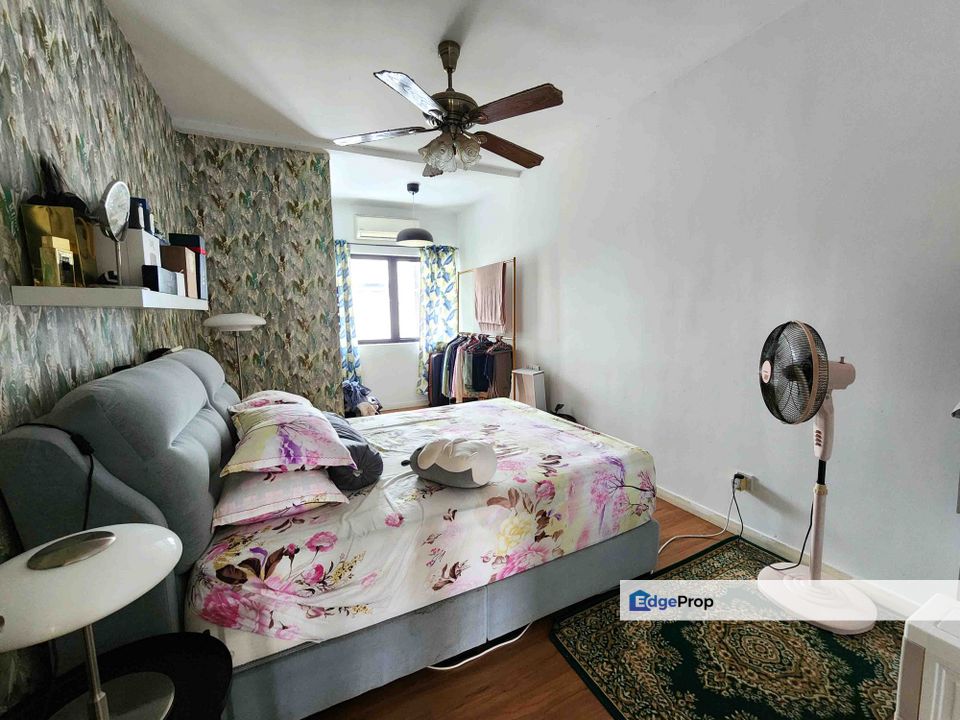 M【Cheapest Basic Unit】 for Your Reno Project Spacious 3-Storey Home Full of Potential!, Kuala Lumpur, Sungai Besi